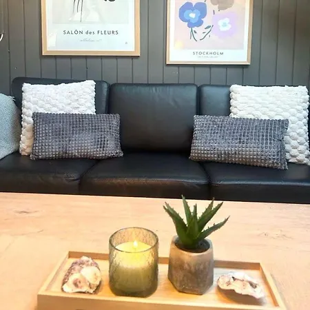 Nyaraló Family With Sauna And Hot Tub